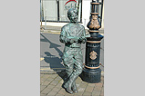 George Formby Leaning on the Lamppost - (1/4/05)