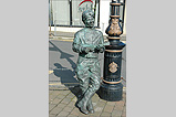 George Formby Leaning on the Lamppost - (1/4/05)