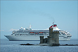 The Fred Olsen 'Braemar' in Douglas Bay - (8/7/05)